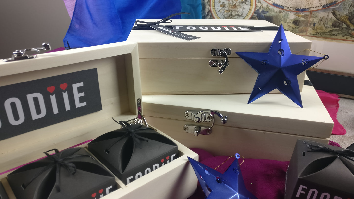 Gift Box Deluxe - 12 Authentic Dishes From Around The World